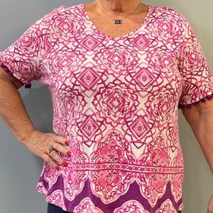 Chico’s brand size 3, short sleeve bright top!